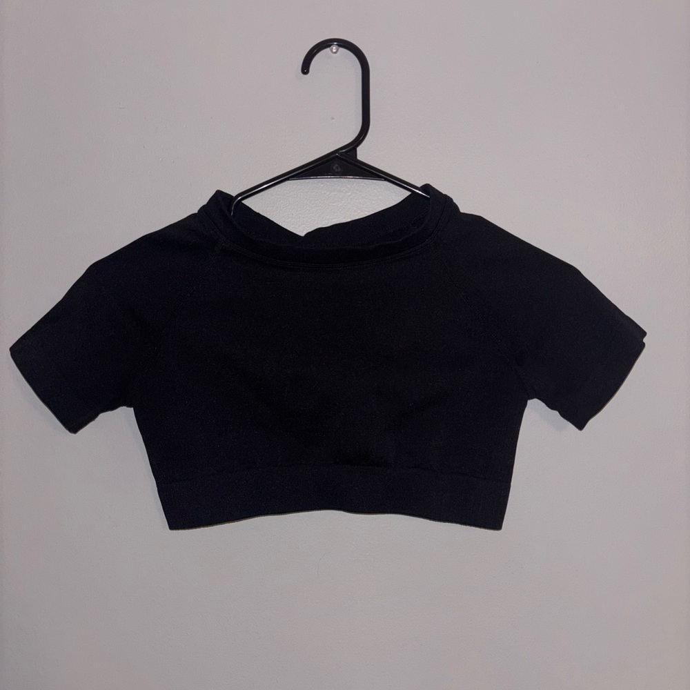 Cropped Black Workout Shirt